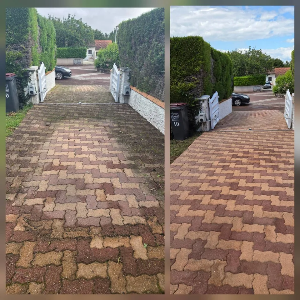Avant-après d’une allée en pavés bicolores : dépôts et végétation dans les joints à gauche, pavés plus nets à droite.