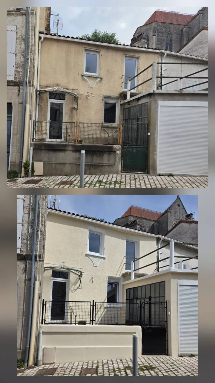 Avant-après d’une façade avec terrasse : état initial en haut, façade claire et ferronneries noires en bas.